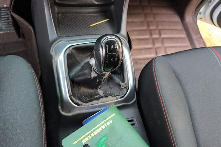 Used CHANGAN OSHAN X70A 2018 1.5L Manual Comfort Model Gear Lever