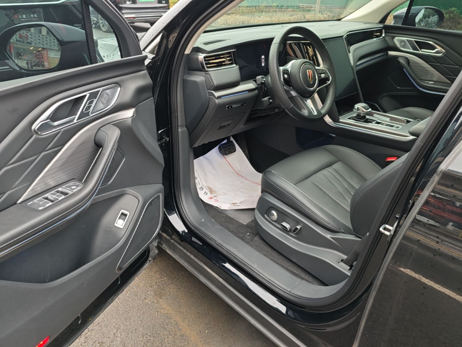 Hongqi HS7 PHEV 2024 2.0T PHEV Four-Wheel Drive Flagship Edition 6 Seats — снимка 18