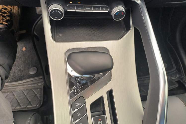 Used Geely Auto Coolray 2023 1.5T DCT Diamond Edition