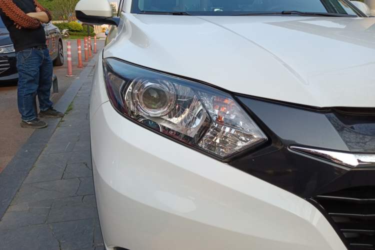 Used Honda Vezel 2015 1.8L CVT 2WD Elite Model Right Front Headlight