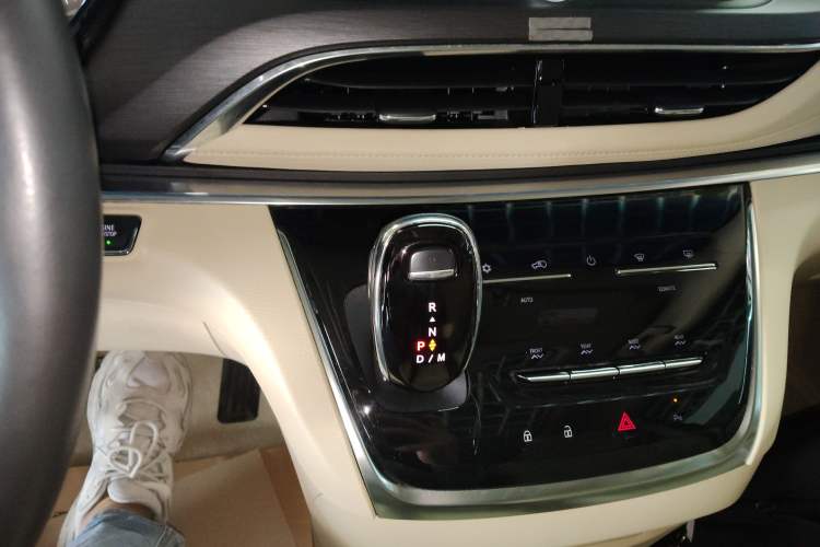 Used Buick GL8 2023 Land Executive Class 652T Luxury Model