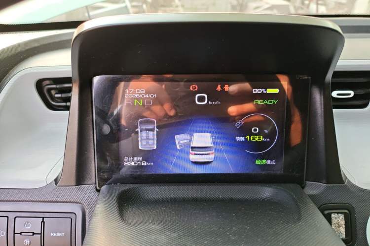 Used Wuling Hongguang MINIEV 2021 Macaron Premium Model – Lithium Iron Phosphate Instrument Cluster