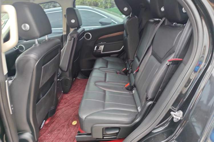 Used Land Rover Discovery 2018 3.0 SC V6 HSE Left Rear Seat