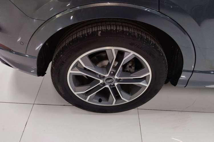 Used Audi Q3 2024 40 TFSI Fashion Dynamic Model Right Rear Wheel Hub