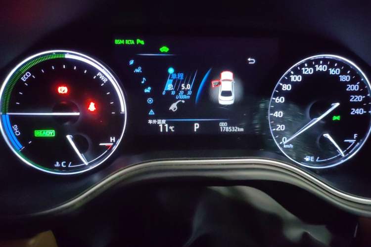 Used Toyota Avalon 2019 Dual-Engine 2.5L XLE Prestige Version China VI Standard
