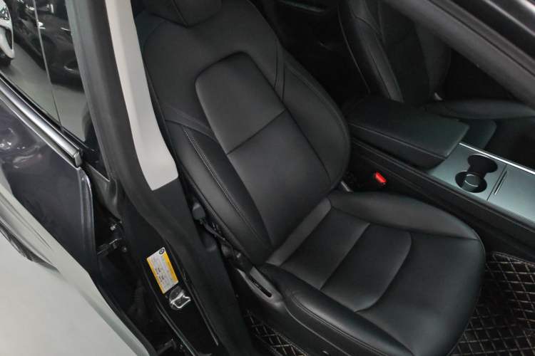 Used Tesla Model Y 2021 Long-Range All-Wheel-Drive Version 3D7