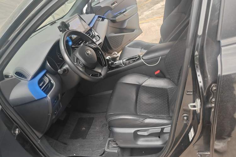 Used Toyota IZOA 2018 2.0L Yichi Version China VI Standard