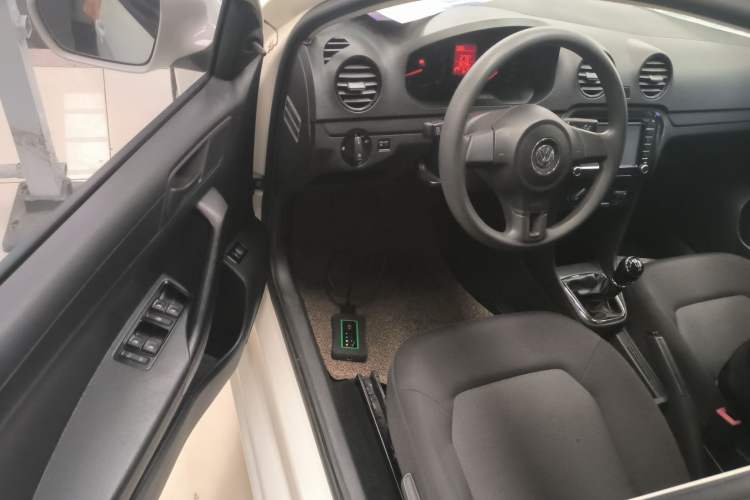 Used Volkswagen Jetta 2015 1.6L Manual Fashion Edition Driver Seat