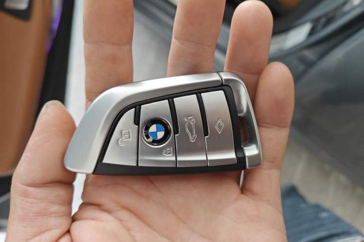 Used BMW 5 Series 2019 Facelifted 530i M Sport Package Vehicle Key