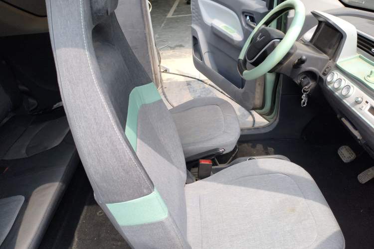 Used Wuling Hongguang MINIEV 2021 Macaron Fashion Model Lithium Iron Phosphate Right Front Seat