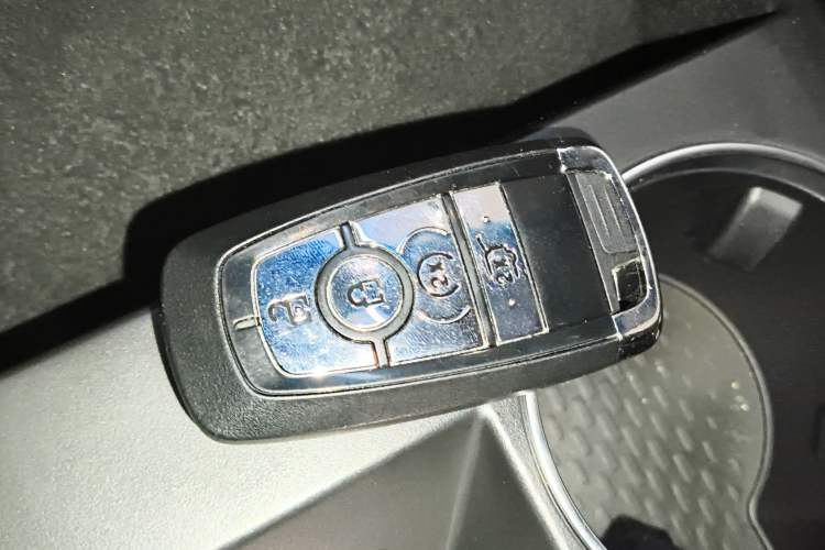 Used Lincoln Nautilus 2025 2.0T All-Wheel-Drive Luxury Hybrid Edition