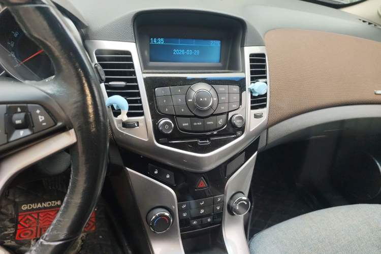 Used Chevrolet Cruze 2013 Hatchback 1.6L Manual Luxury Model
