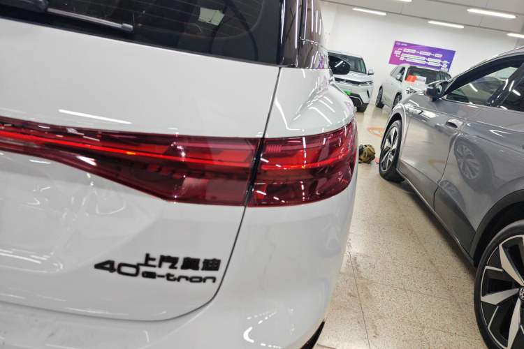 Used Audi Q5 e-tron 2023 40 e-tron Shining Edition Mecha Kit
