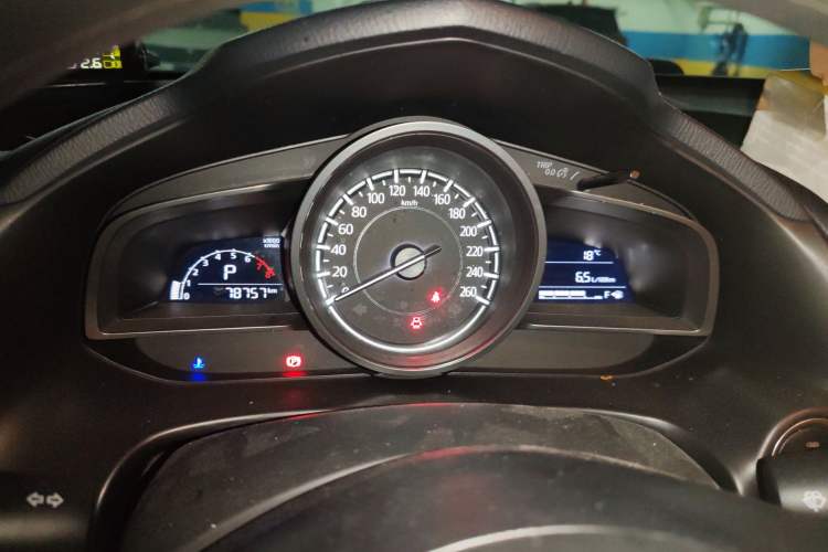 Used Mazda 3 Axela 2017 Sedan 1.5L Automatic Luxury Model China VI Standard