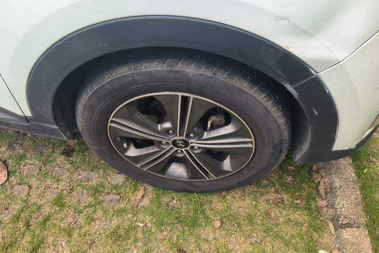 Used Hyundai ix25 2015 1.6L Automatic Two-Wheel-Drive Deluxe DLX Model Right Front Wheel Hub