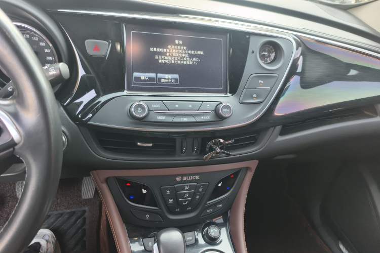 Used Buick Envision 2019 28T 4x4 Elite Version China V Standard Audio And AC Panel