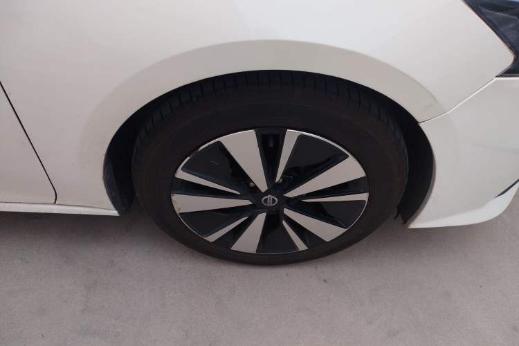 Used Nissan Teana 2020 Revised Version 2.0L XL Upper Smart Drive Edition Right Front Wheel Hub
