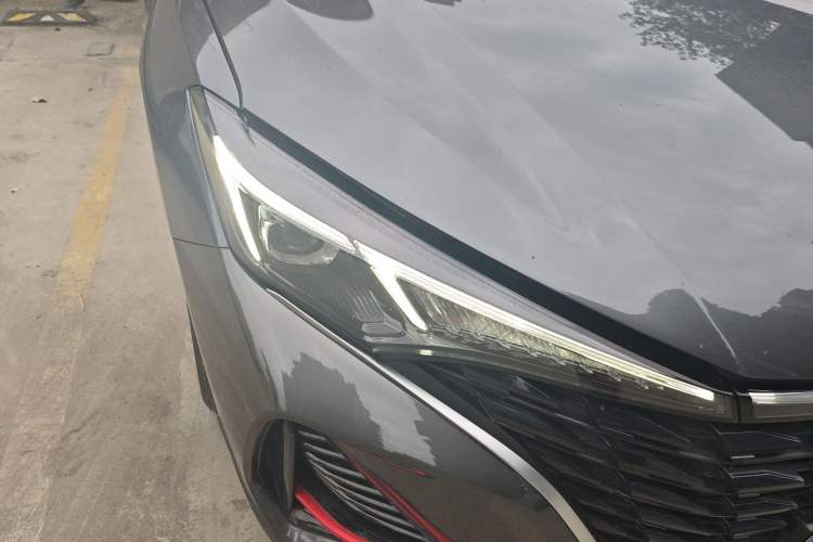 Used CHANGAN Eado 2023 Changan Edition PLUS Blue Whale NE 1.4T GDI DCT Prestige Version Right Front Headlight