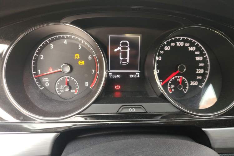 Used Volkswagen Lamando 2018 280TSI DSG Comfort Edition Odometer Close Up