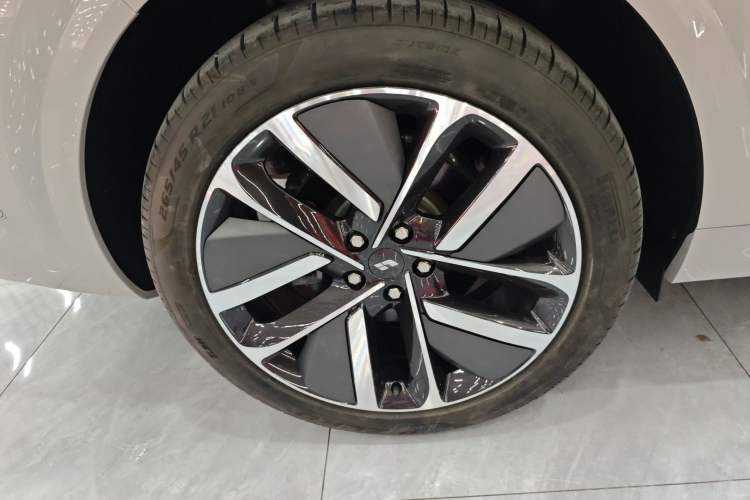 Used Li Auto L6 2024 Max Right Rear Wheel Hub