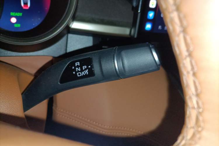 Used ORA Lightning Cat 2022 555 km Luxury Edition