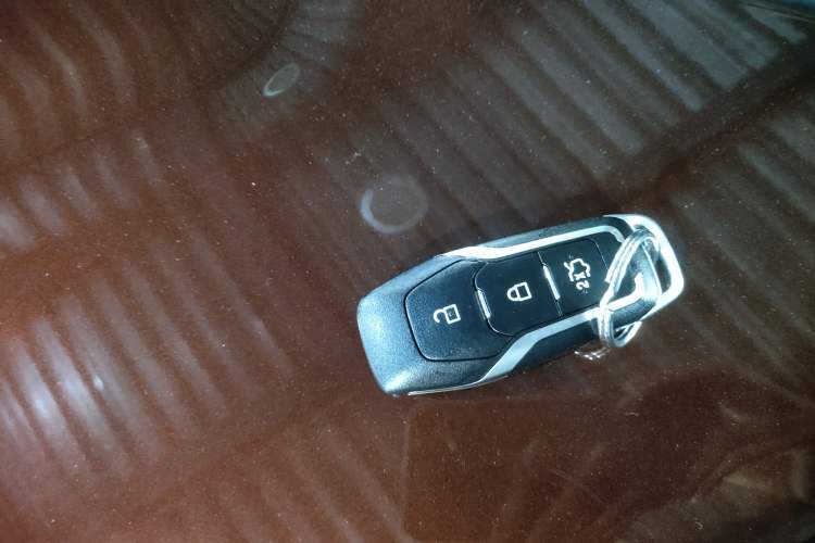 Used Ford Edge 2016 EcoBoost 245 Two-Wheel-Drive Titanium 7-Seater