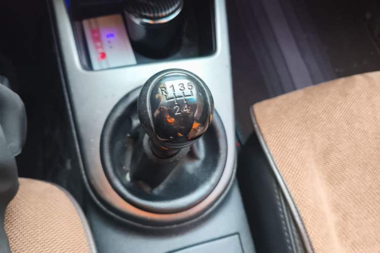 Used Kia Forte 2009 1.6L MT GL Gear Lever
