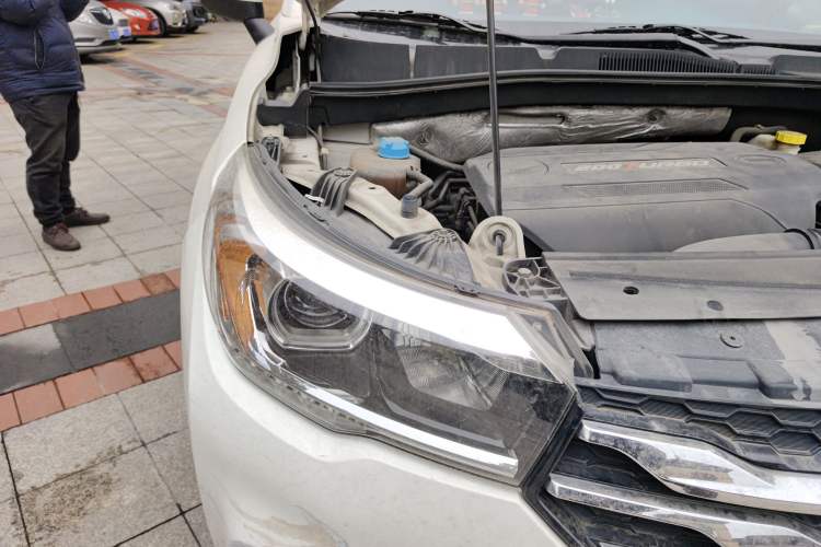 Used GAC Trumpchi GS4 2015 200T G-DCT Elite Edition Right Front Headlight