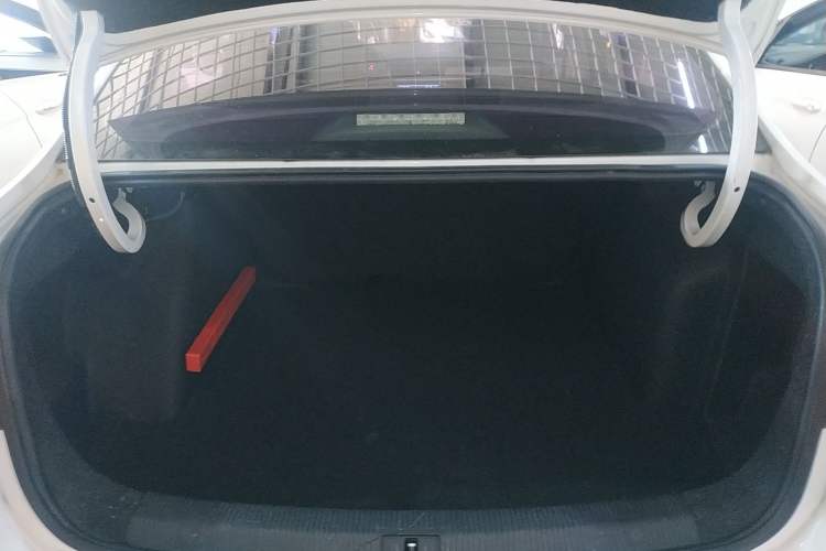 Used Volkswagen Bora 2016 1.6L Automatic Fashion Model