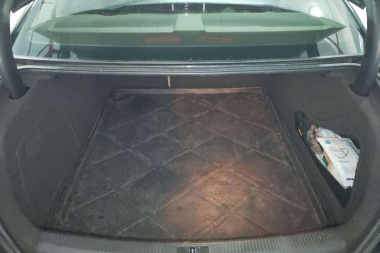 Used Audi A4L 2013 35 TFSI Automatic Standard Model Trunk