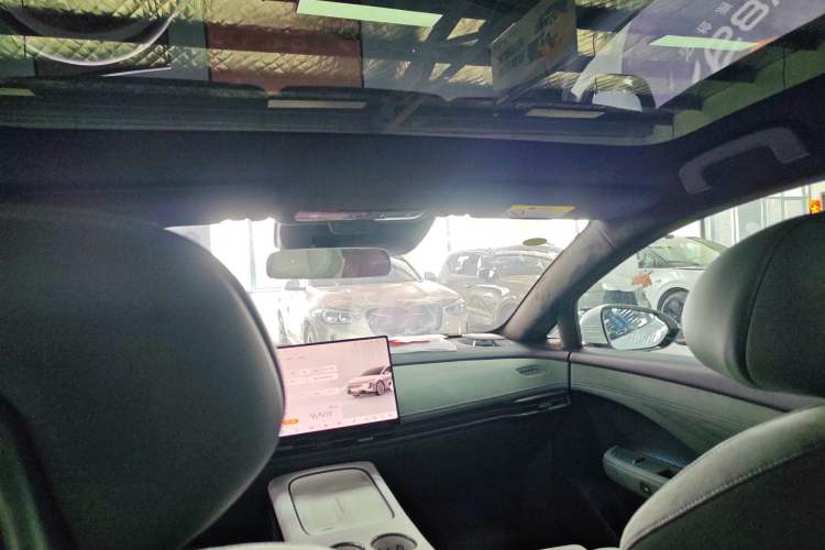 Used Nissan N7 2025 510 Max Headliner