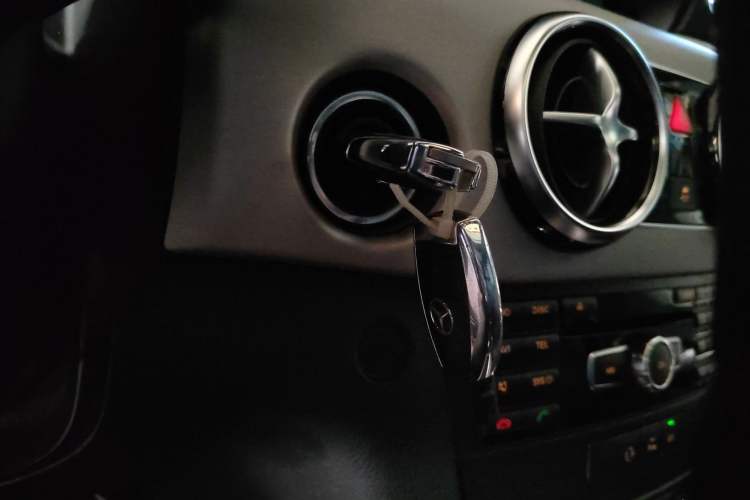 Used Mercedes-Benz GLK-Class 2015 GLK 260 4MATIC Dynamic Edition Ultimate Version Interior 1