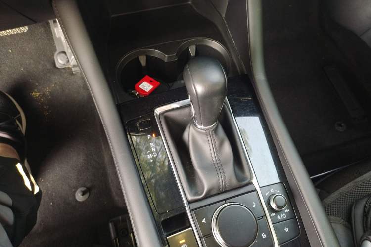 Used Mazda 3 Axela 2021 2.0L Automatic ZhiXuan Edition Gear Lever