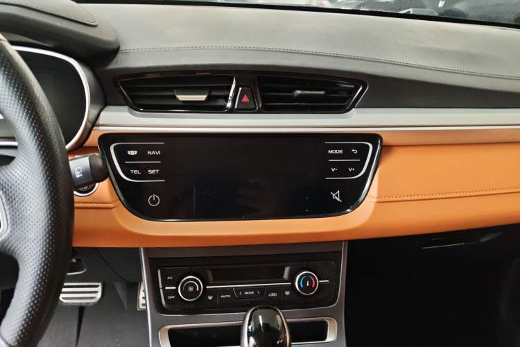 Used Geely Auto Vision S1 2018 1.4T CVT FENGXING Model Audio And AC Panel