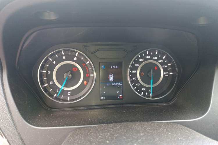 Used Soueast A5 Wing Dance 2019 1.5L Manual Luxury Version China V Standard
