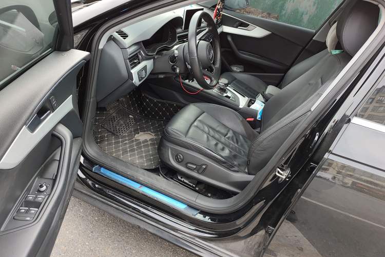 Used Audi A4L 2019 40 TFSI Fashion Version China V