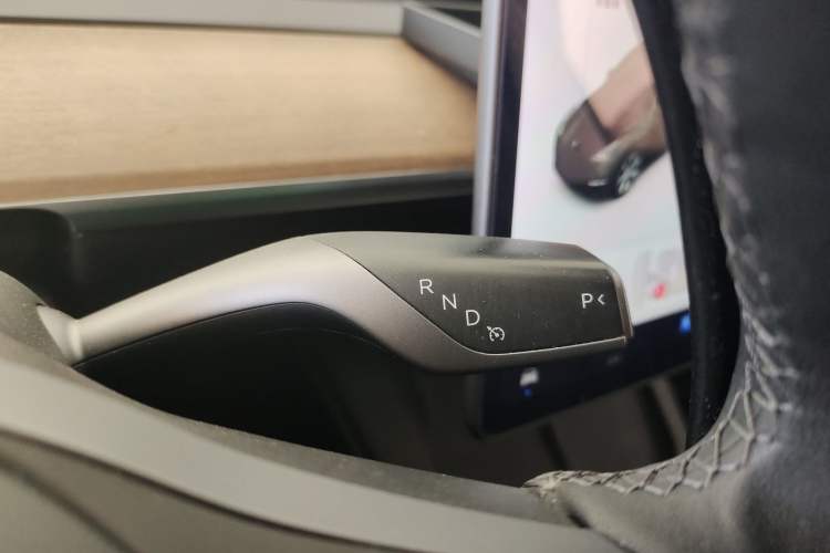 Used Tesla Model Y 2021 Standard Range Rear-Wheel Drive Version
