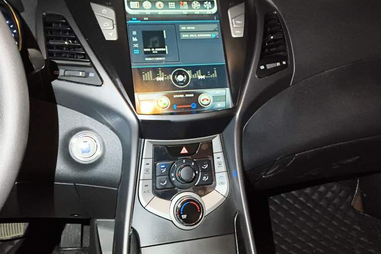 Used Hyundai Elantra (5th Generation / Langdong) 2013 1.6L Automatic Leading Model