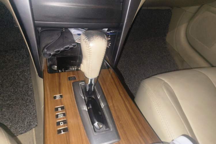 Used Nissan Teana 2011 2.0L XL Comfort Edition Gear Lever