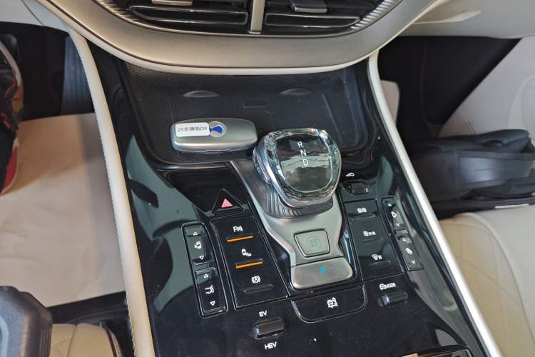 Used Denza D9 2024 DM-i 980 Four-Wheel Drive Prestige Model Gear Lever