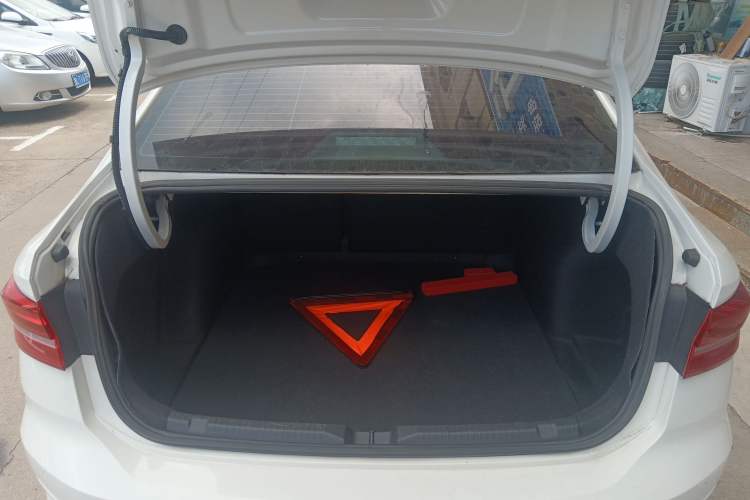 Used Volkswagen Lavida 2019 1.5L Automatic Fashion Edition China VI
