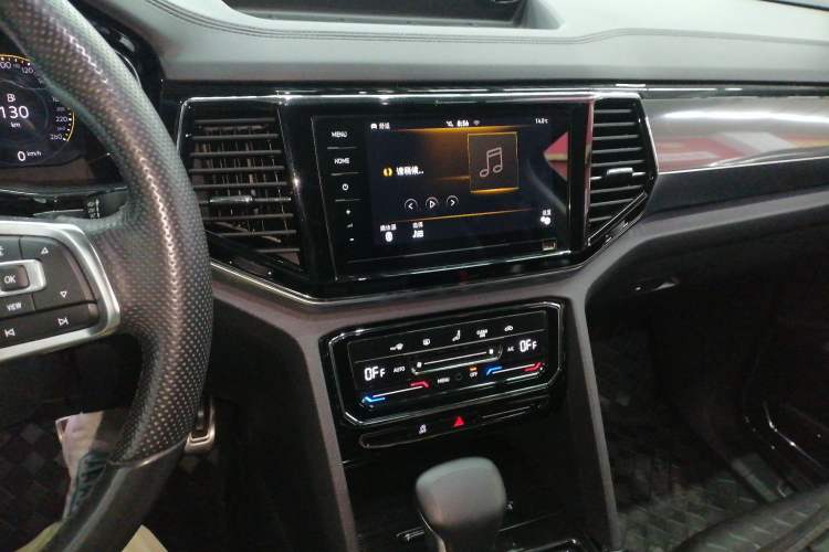 Used Volkswagen Teramont X 2020 Facelift 380TSI Four-Wheel Drive Luxury Edition Audio And AC Panel