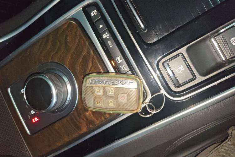 Used Jaguar XFL 2018 XFL 2.0T 250 PS Luxury Edition