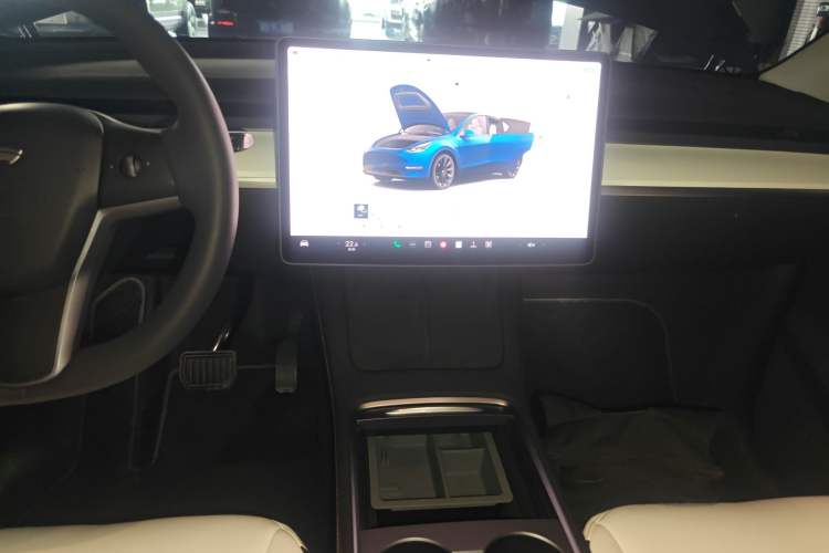 Used Tesla Model Y 2022 Long-Range All-Wheel-Drive Version