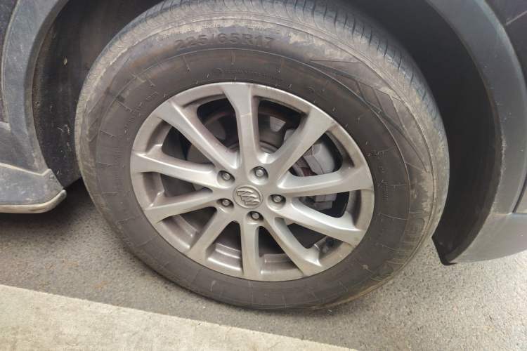 Used Buick Envision 2016 20T Two-Wheel-Drive Elite Model Right Front Wheel Hub