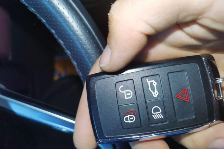 Used Land Rover Range Rover Evoque 2023 Aurora L 249 PS Luxury Edition
