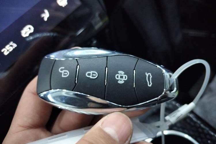 Used Hongqi HS3 PHEV 2025 Model 125km Jingwei 2 Millionth Anniversary Edition