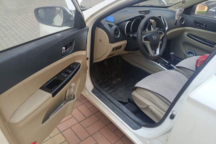 Used CHANGAN Eado 2014 1.6L Manual Luxury Model
