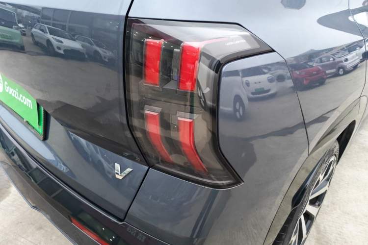 Used AION V 2024 Aion Tyrannosaurus 650 Smart Luxury Edition