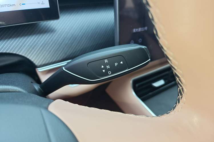 Used Chery Tiggo 8 L 2024 2.0T Two-Wheel Drive Comfort Edition 5 Seats